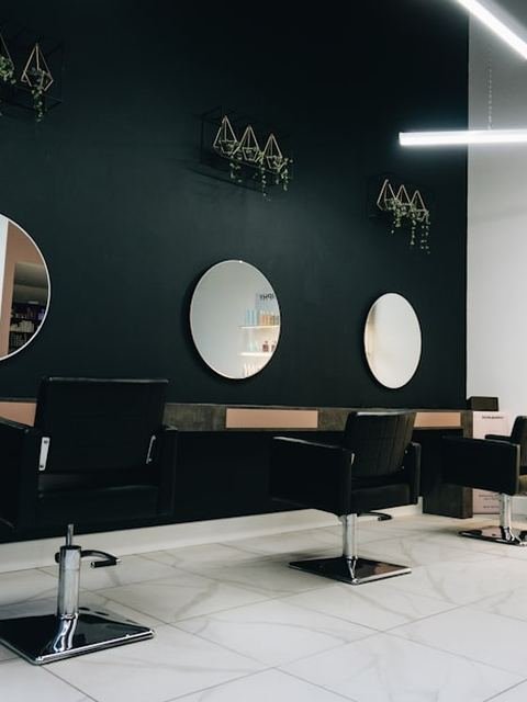 Salon consultation area